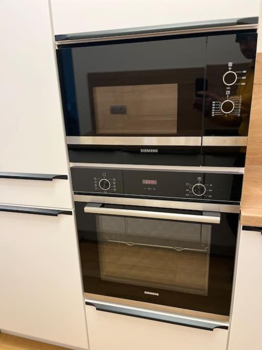 Apartman Holesovice,Balkon,Garaz Praga Esterno foto