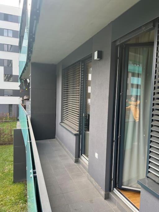 Apartman Holesovice,Balkon,Garaz Praga Esterno foto